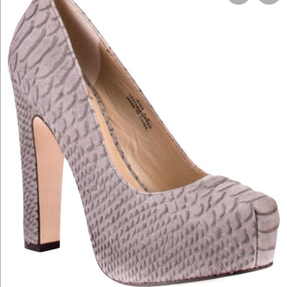 Pour la Victoire Irina II Pump